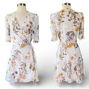 REFORMATION Lucky Wrap Dress in Floral Print NWT Size Medium